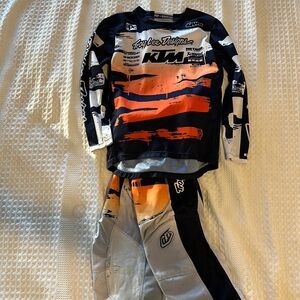 Troy lee kid gear